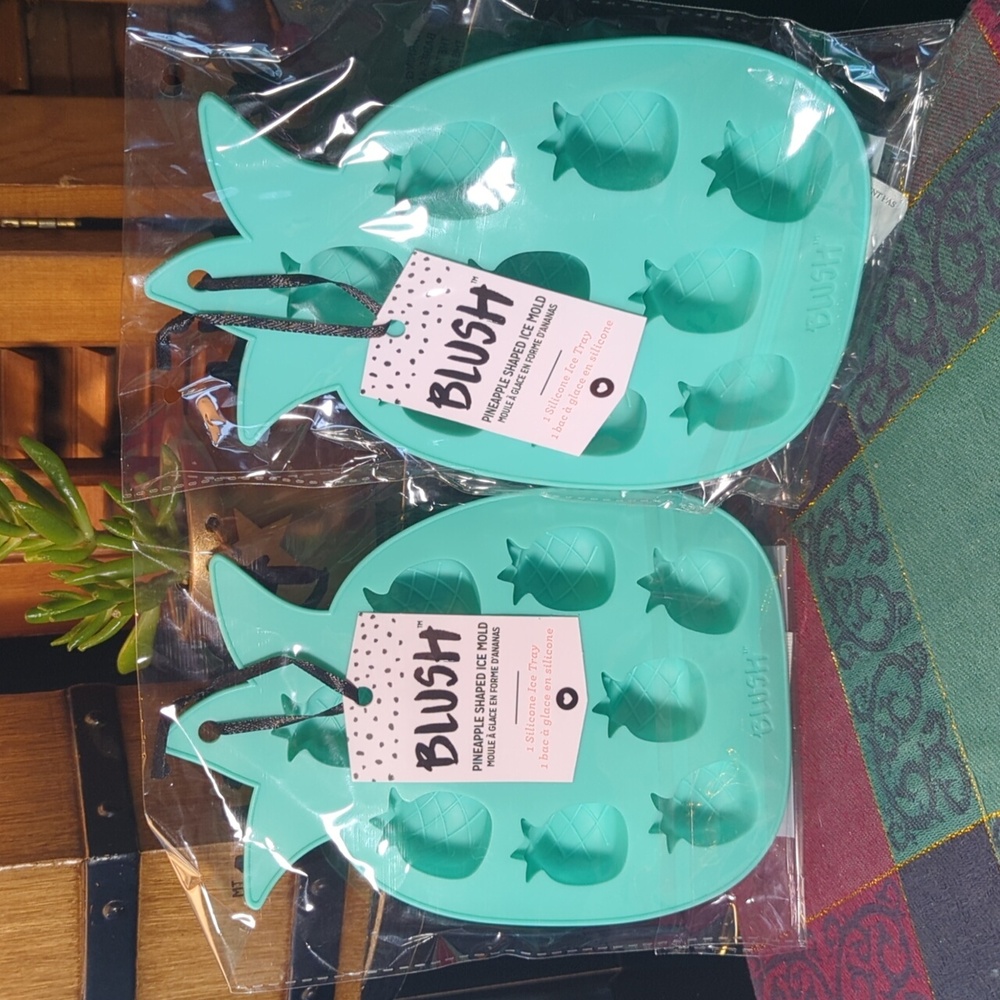 🌊 3 / $20 Blush Pineapple Ice Cube Molds Tray green Summer Lot of 2 NEW CUTE
